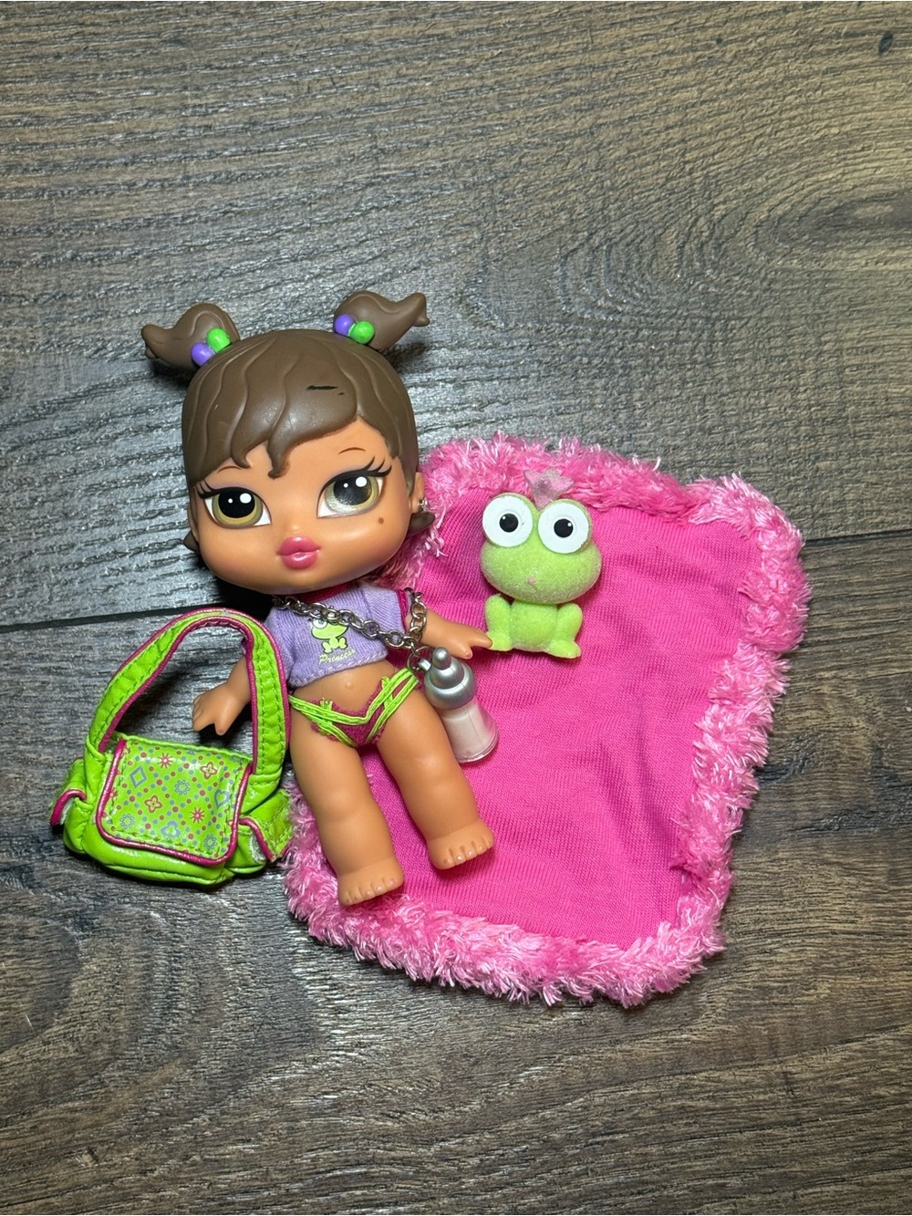 MGA Bratz Babyz Doll Yasmin Pretty Princess with Frog Figure Accessories 2004